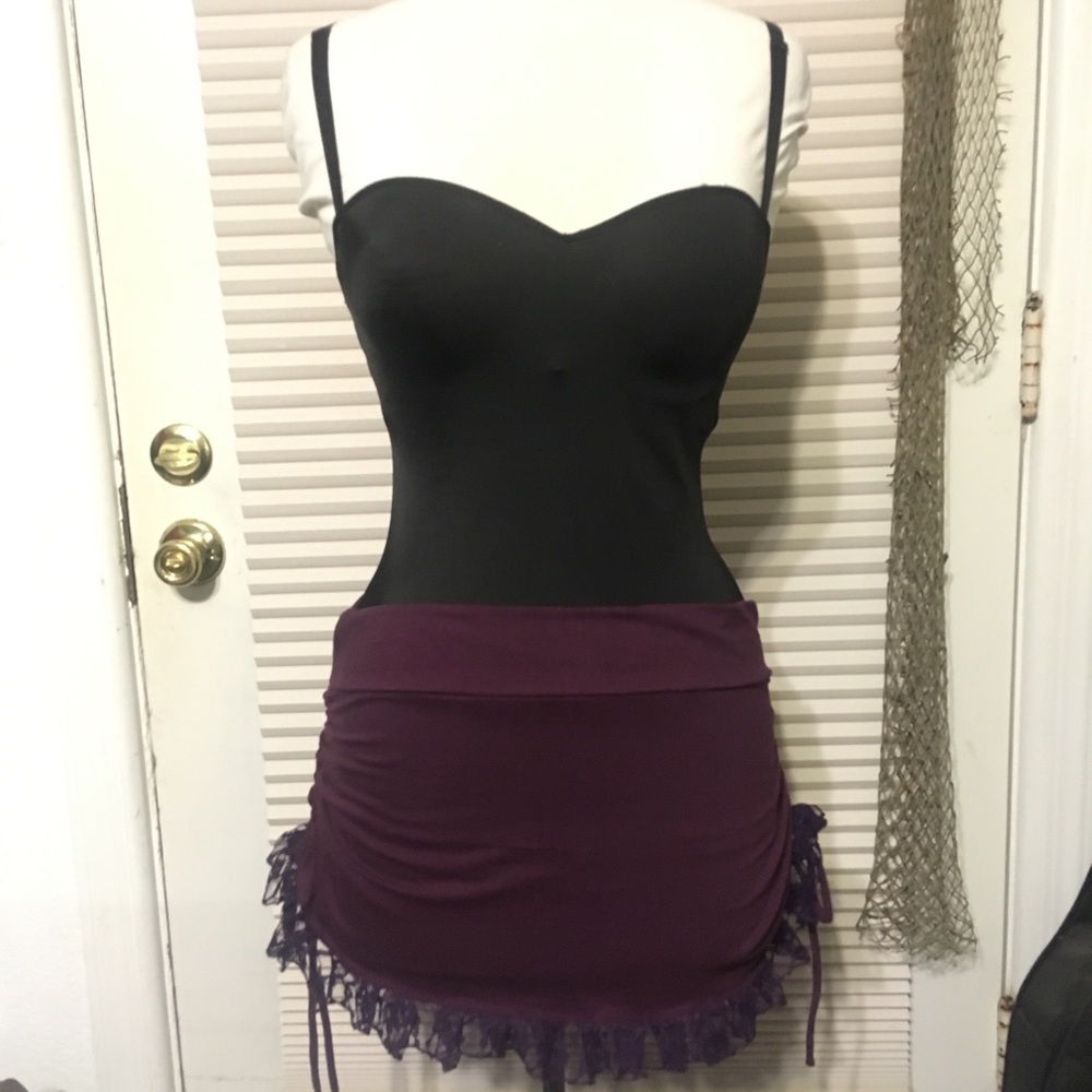 🆕 lace mini skirt with side ties and ruching